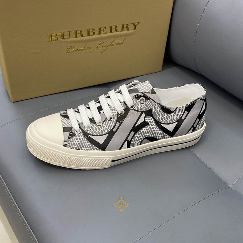 Burberry Men's Shoes 374